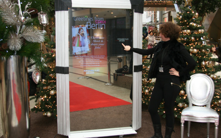 Featured at festive event in shopping mall-Postdamer Platz